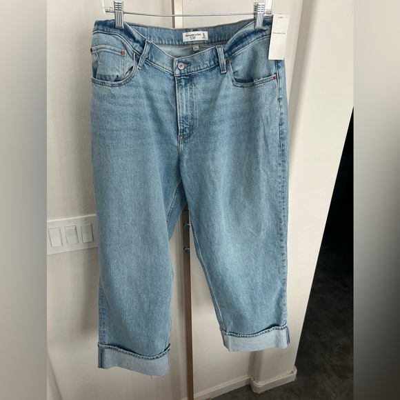 Abercrombie & Fitch Curve Love Low Rise Baggy Jeans Size 14 Short NWT - Picture 2 of 5